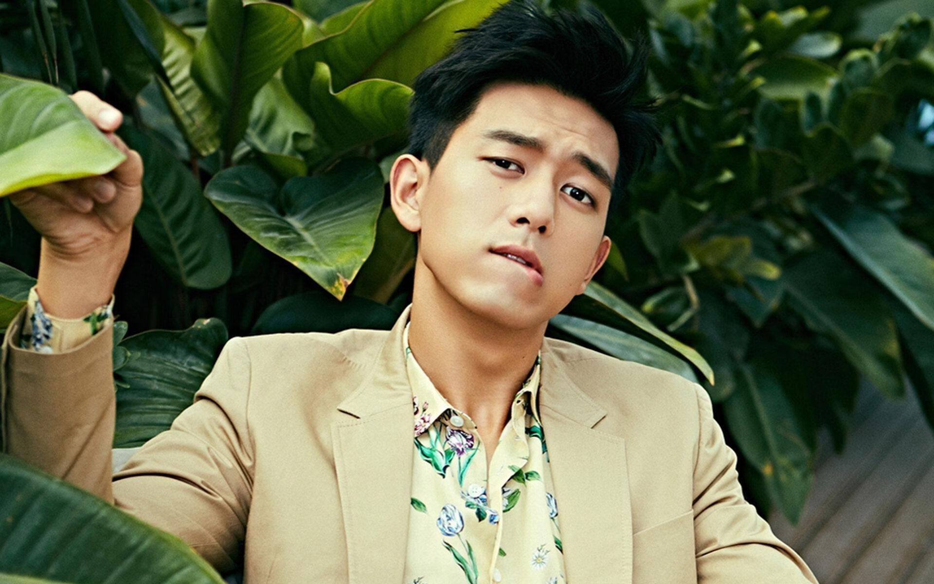 AYX体育官网-防守反击球队是否以中场硬度弥补边路劣势，防守反击的球队