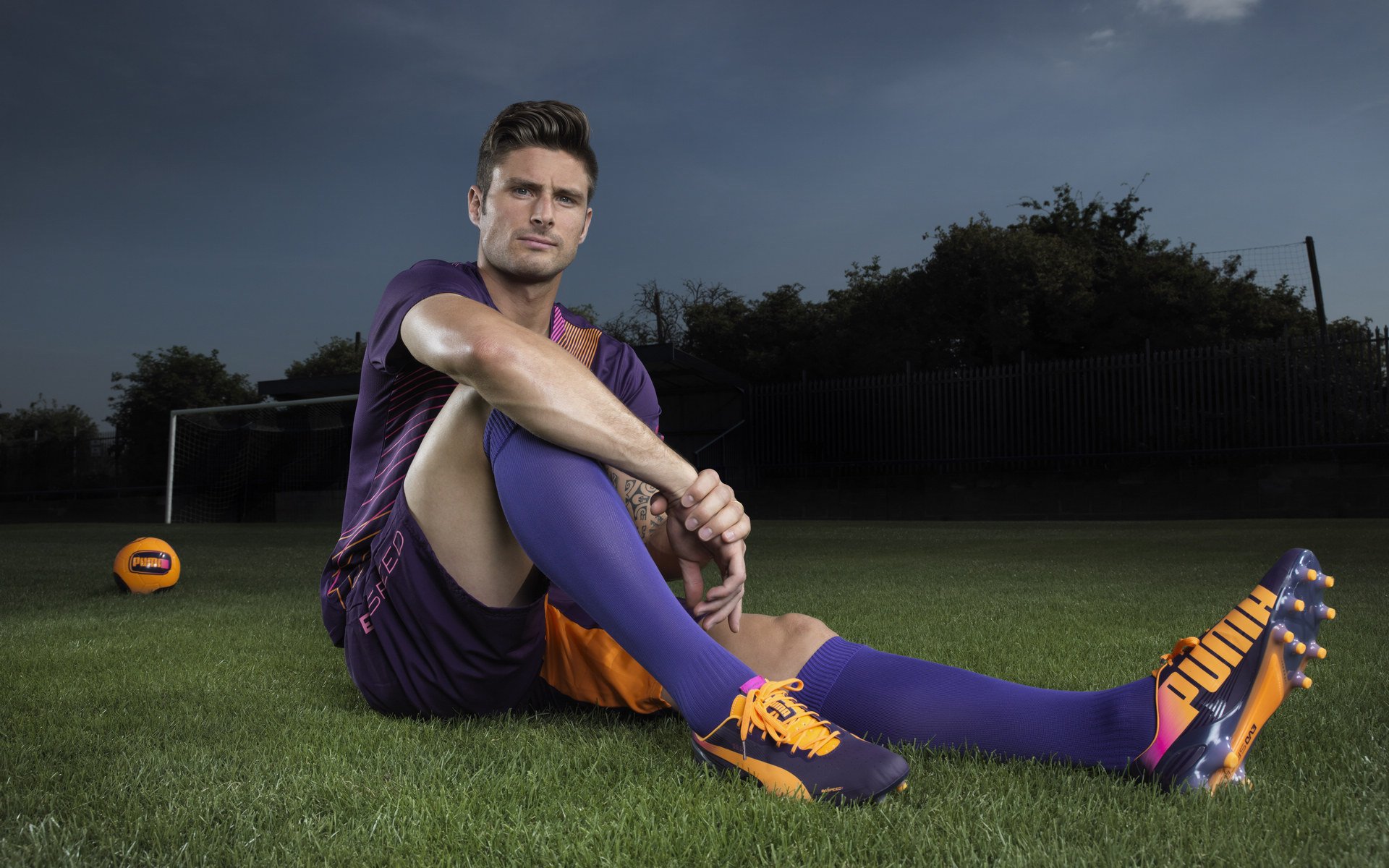 爱游戏官方-英超精彩，教练点评赛中战术，英超球队战术